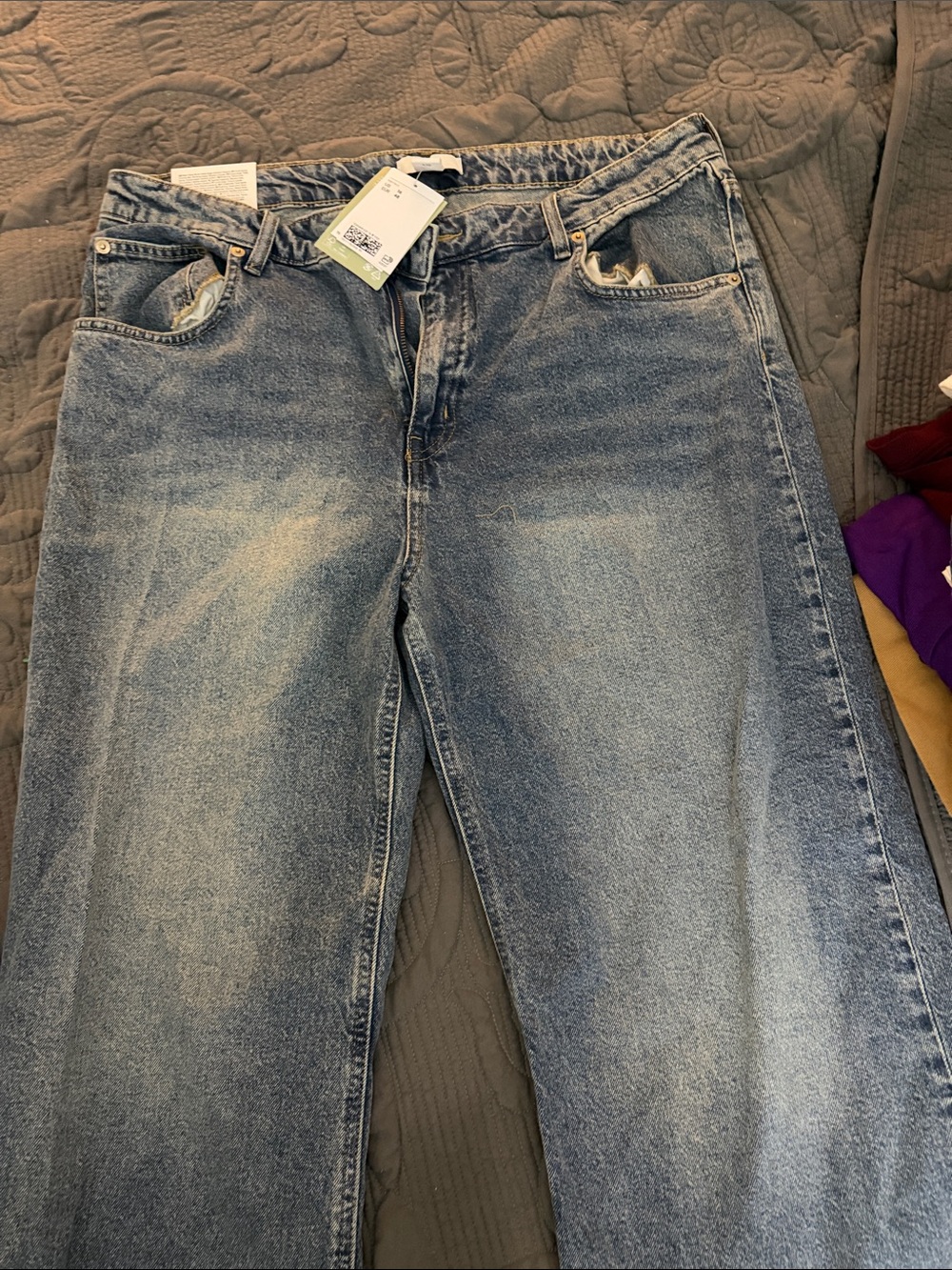 H&M Women’s High Rise Blue Washed Jeans